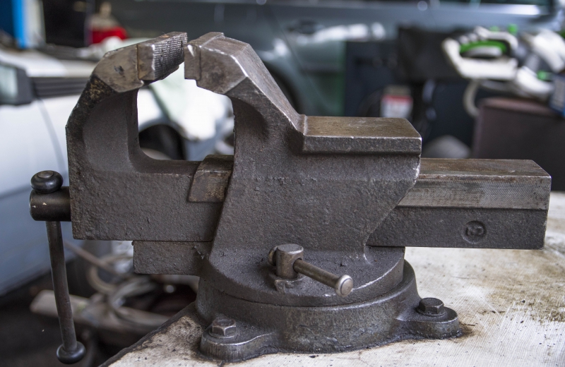 ferronnier-BRENON-min_vise-5314060